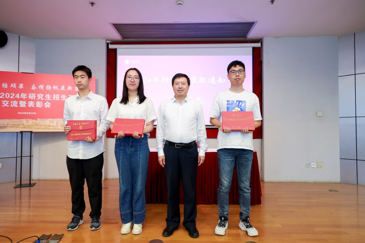 F4E192BD5B12A9F7D2863DEF9CF_07D44582_1BCFD