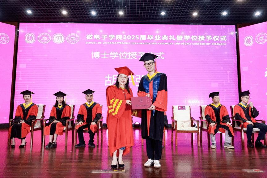 A1835A8EDA3E126F04463859CB2_E732E504_36742