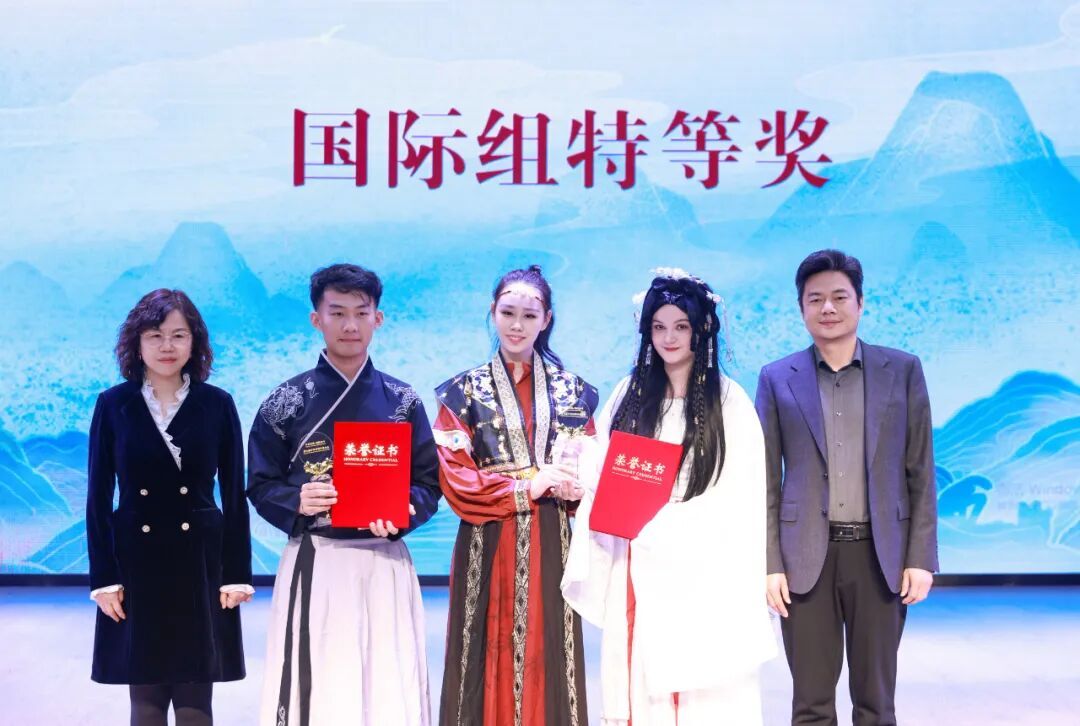 AC4B6CB491CC61591C8E6A0C466_7618DC08_1A30D