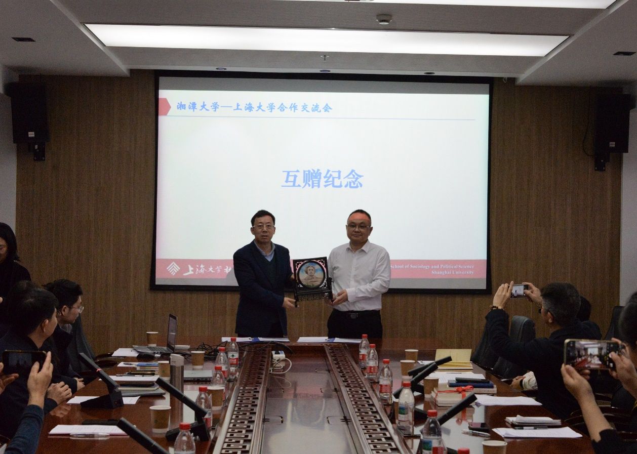 C2AA97A1C12C045AE74F9E9A407_D0F31BDB_27176