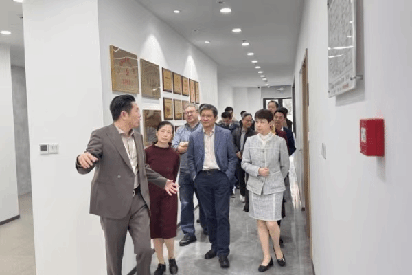 839DB1EE637021D3103FC0EEAE3_201E52EC_184E8