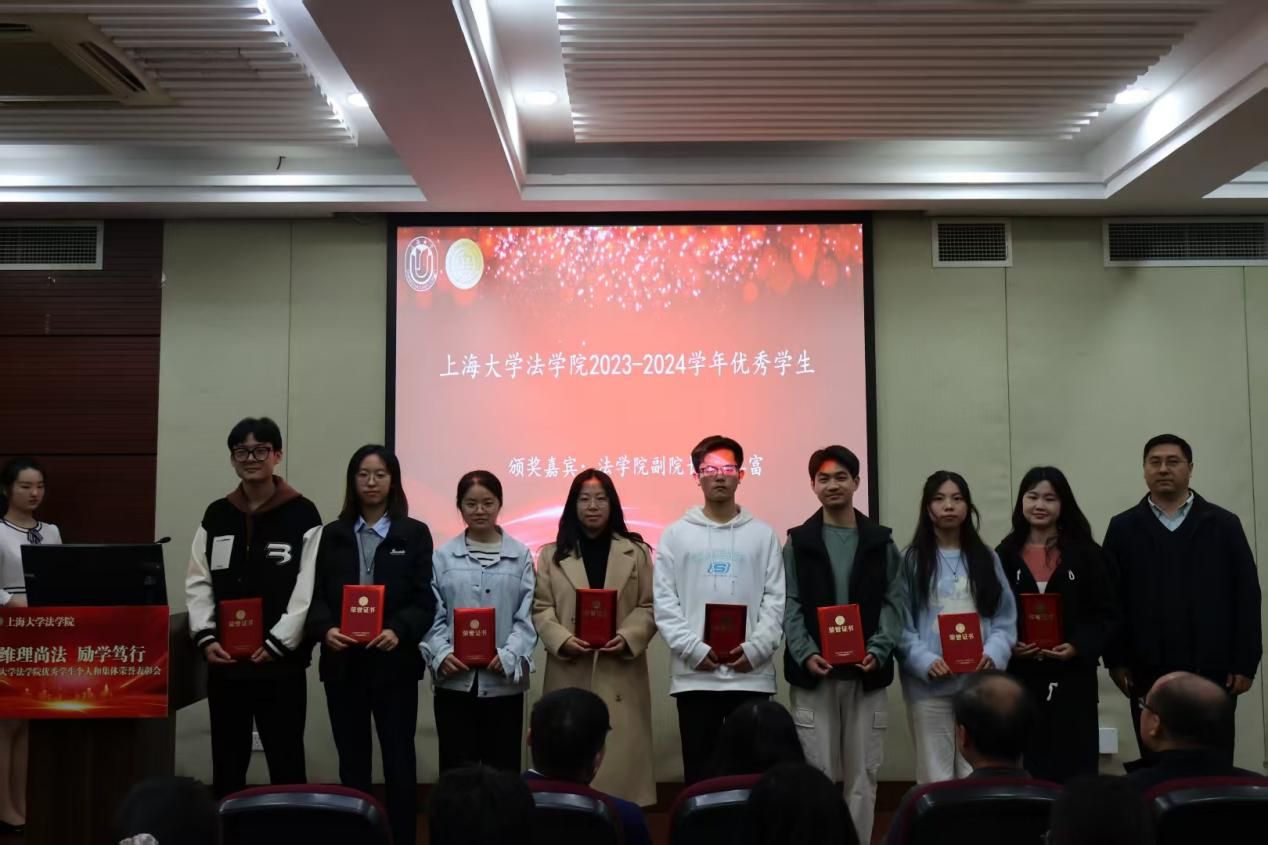 9C9F8B75BB2F40550F40164D69F_7C2D7D2B_1B4D9